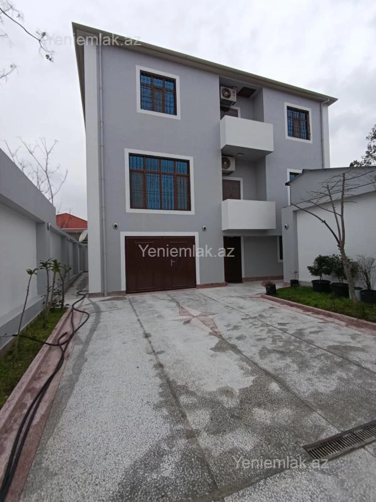 Satılır 6 otaqlı həyət evi 380 m²