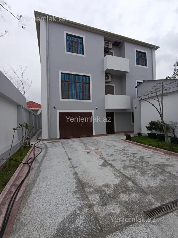 Satılır 6 otaqlı həyət evi 380 m²