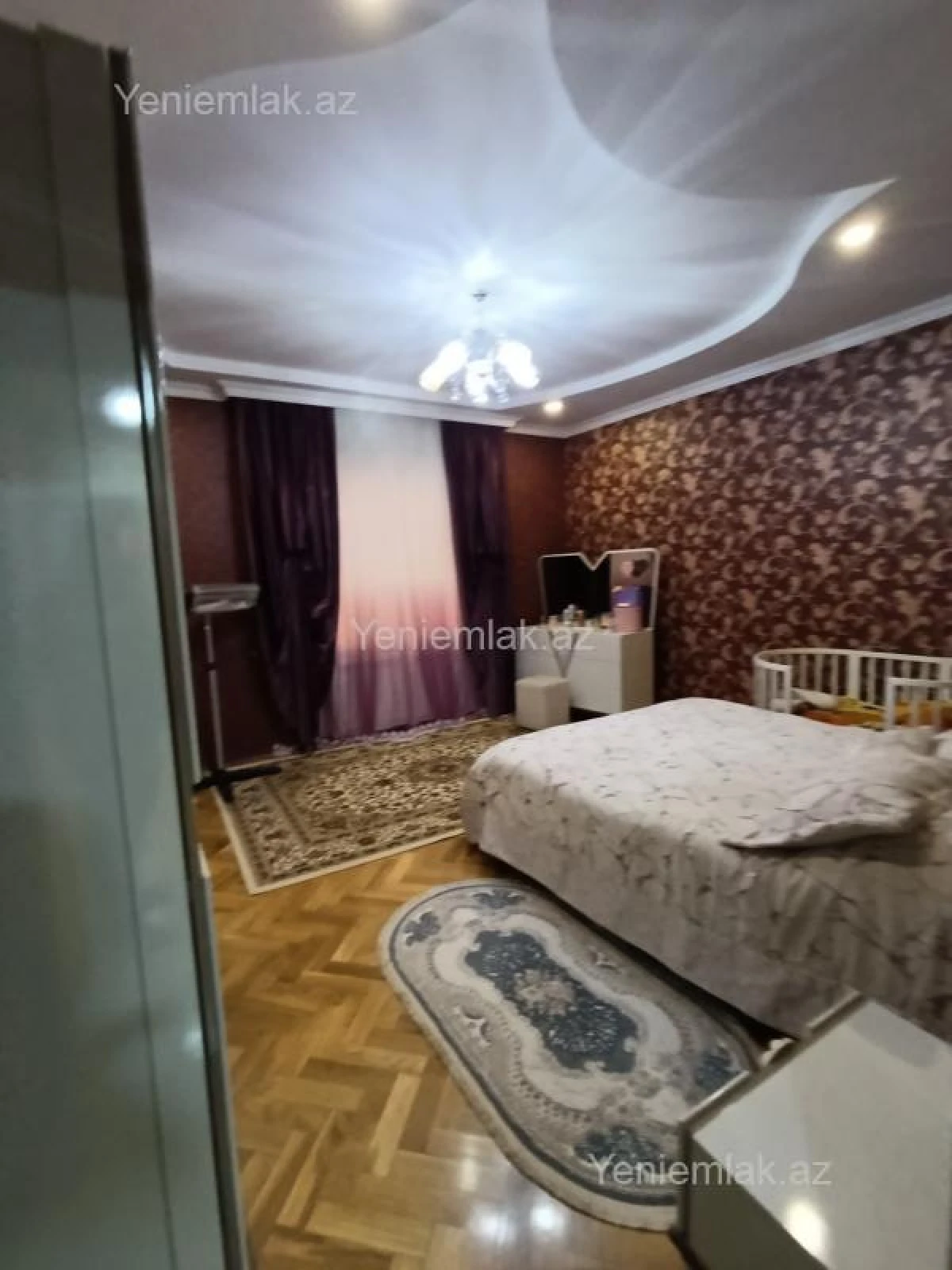 Satılır 6 otaqlı həyət evi 380 m²