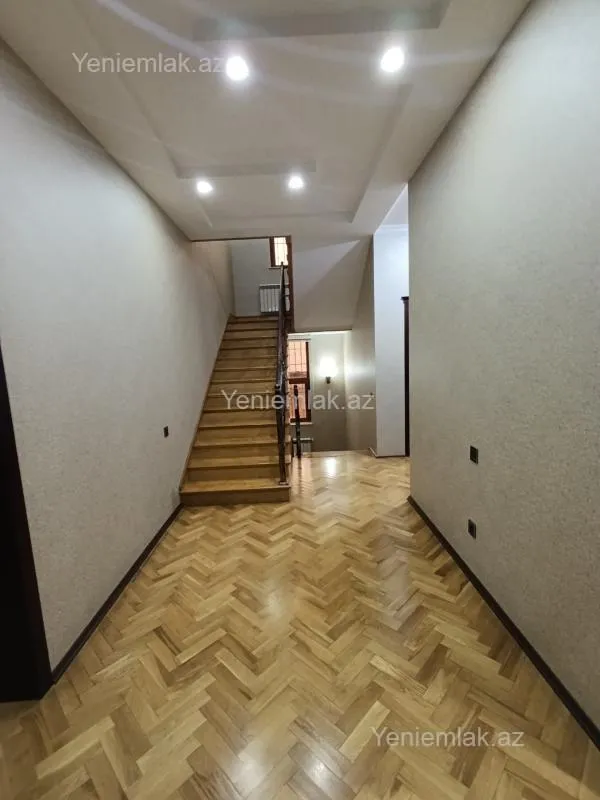 Satılır 6 otaqlı həyət evi 380 m²