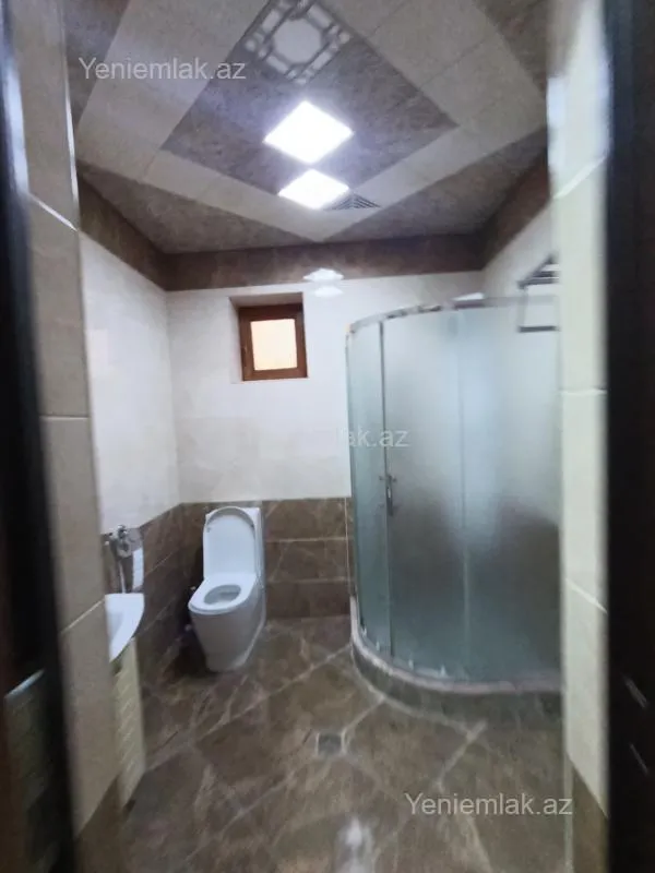 Satılır 6 otaqlı həyət evi 380 m²