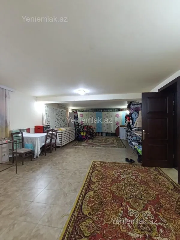 Satılır 6 otaqlı həyət evi 380 m²