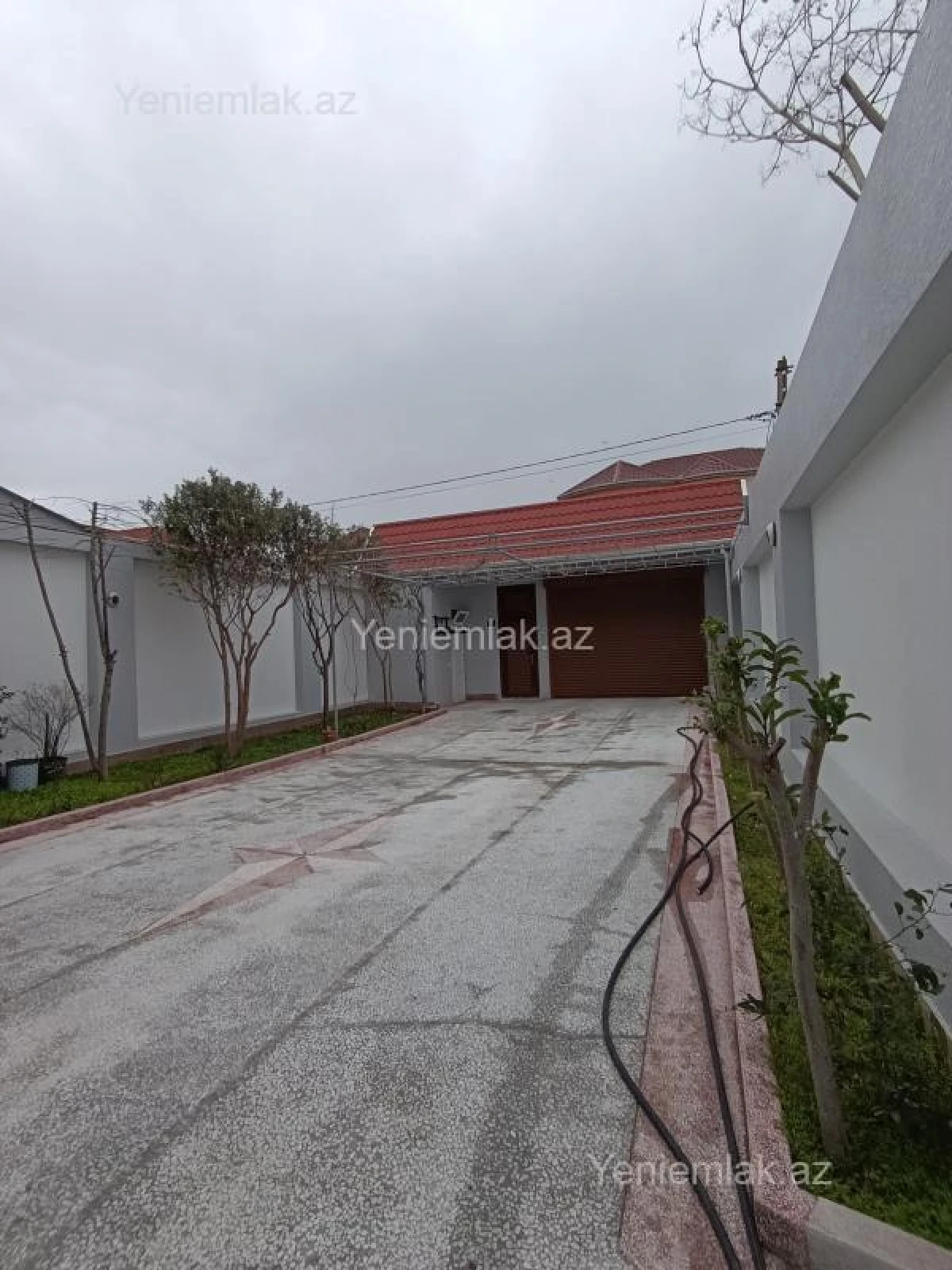 Satılır 6 otaqlı həyət evi 380 m²