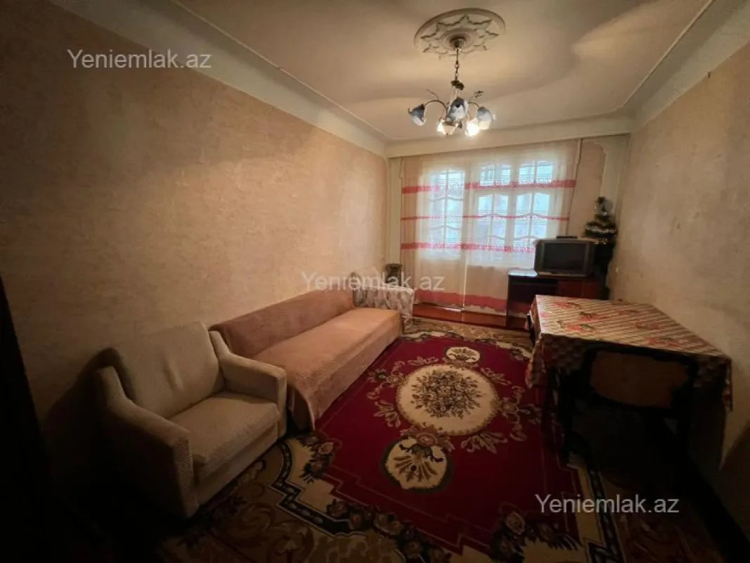 Satılır 2 otaqlı köhnə tikili 50 m²