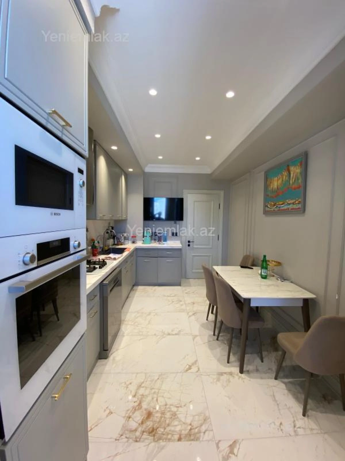 Satılır 4 otaqlı yeni tikili 202 m²