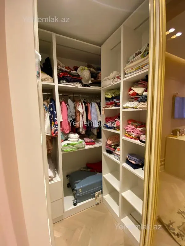 Satılır 4 otaqlı yeni tikili 202 m²