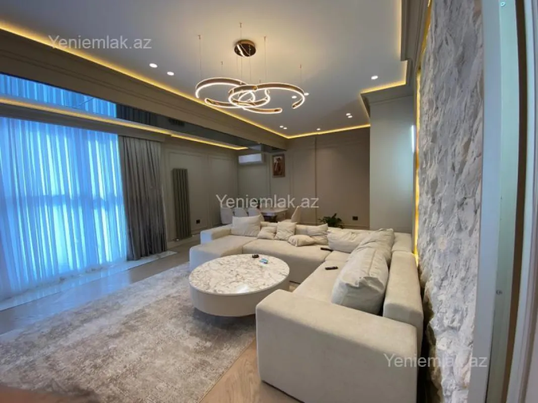 Satılır 4 otaqlı yeni tikili 202 m²