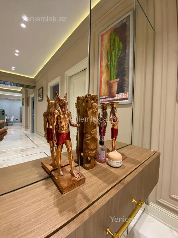 Satılır 4 otaqlı yeni tikili 202 m²