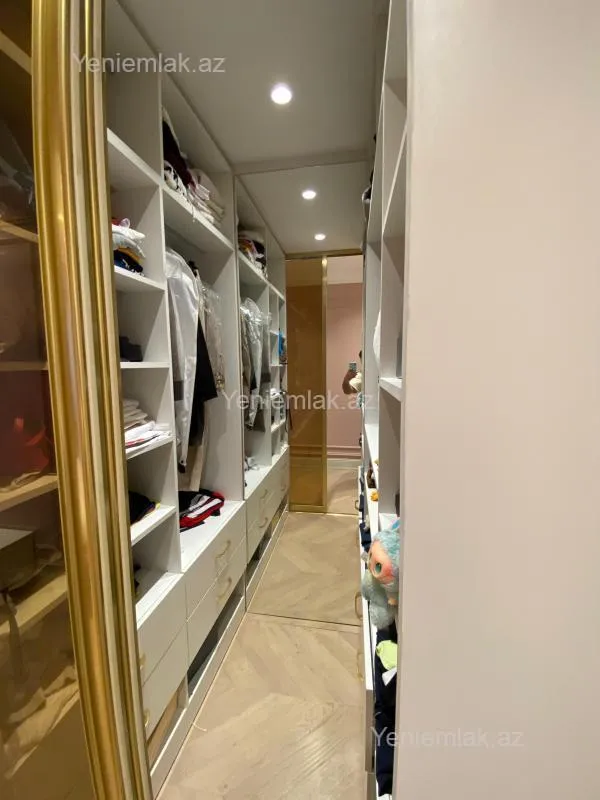 Satılır 4 otaqlı yeni tikili 202 m²