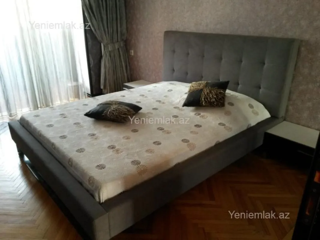 Satılır 2 otaqlı köhnə tikili 60 m²