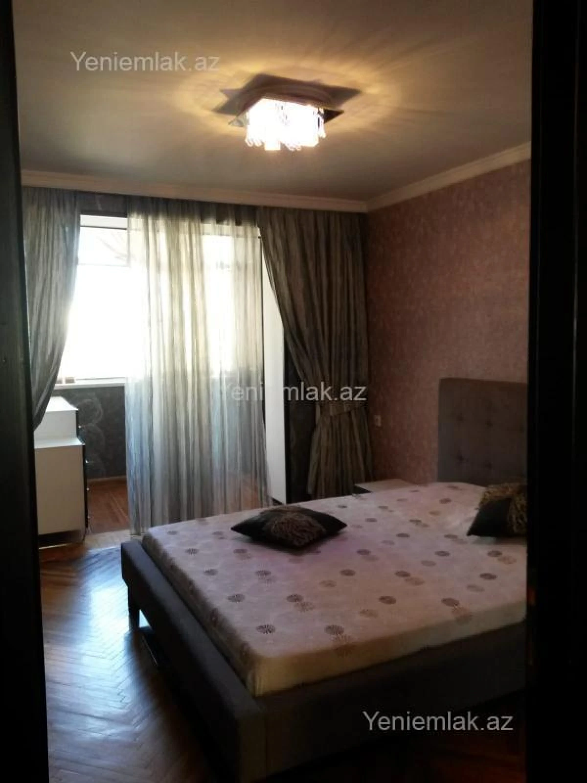 Satılır 2 otaqlı köhnə tikili 60 m²