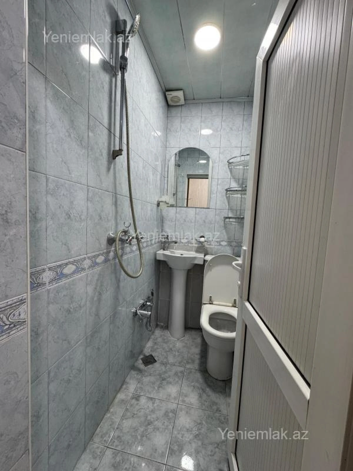 Satılır 3 otaqlı köhnə tikili 73 m²