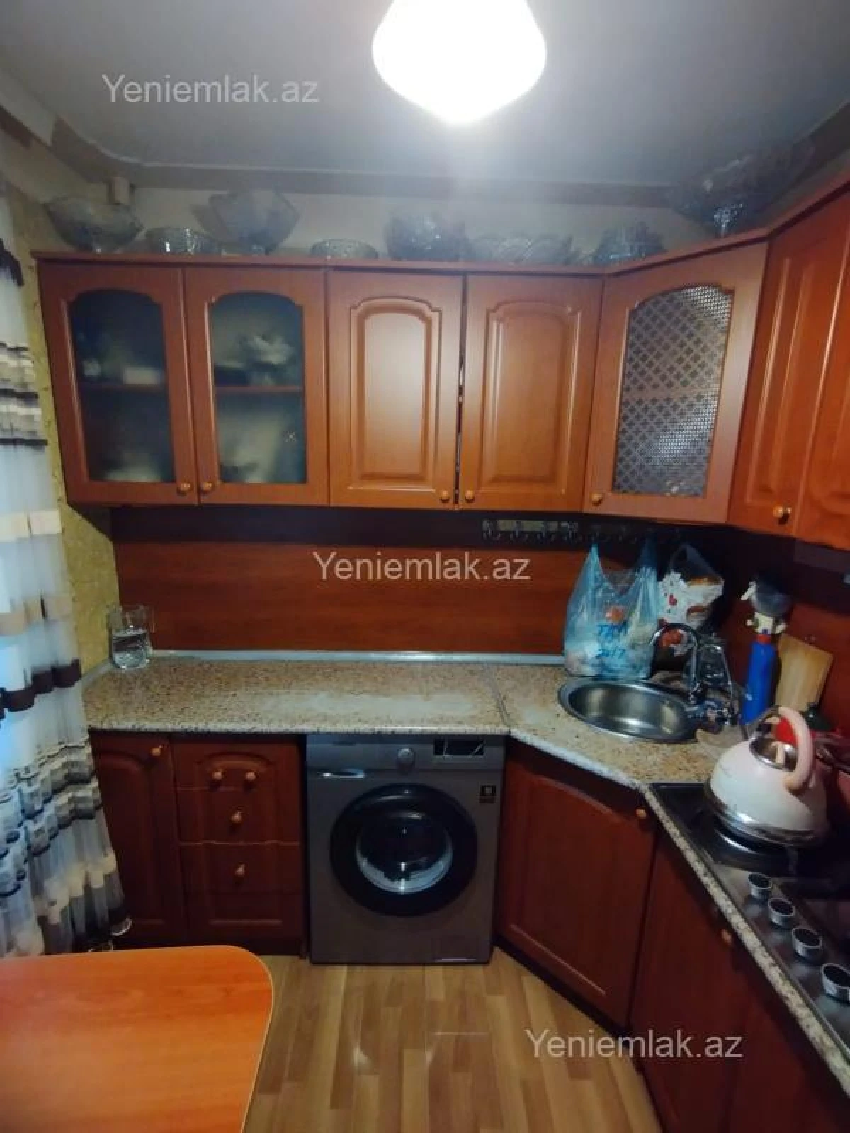 Satılır 3 otaqlı köhnə tikili 64 m²