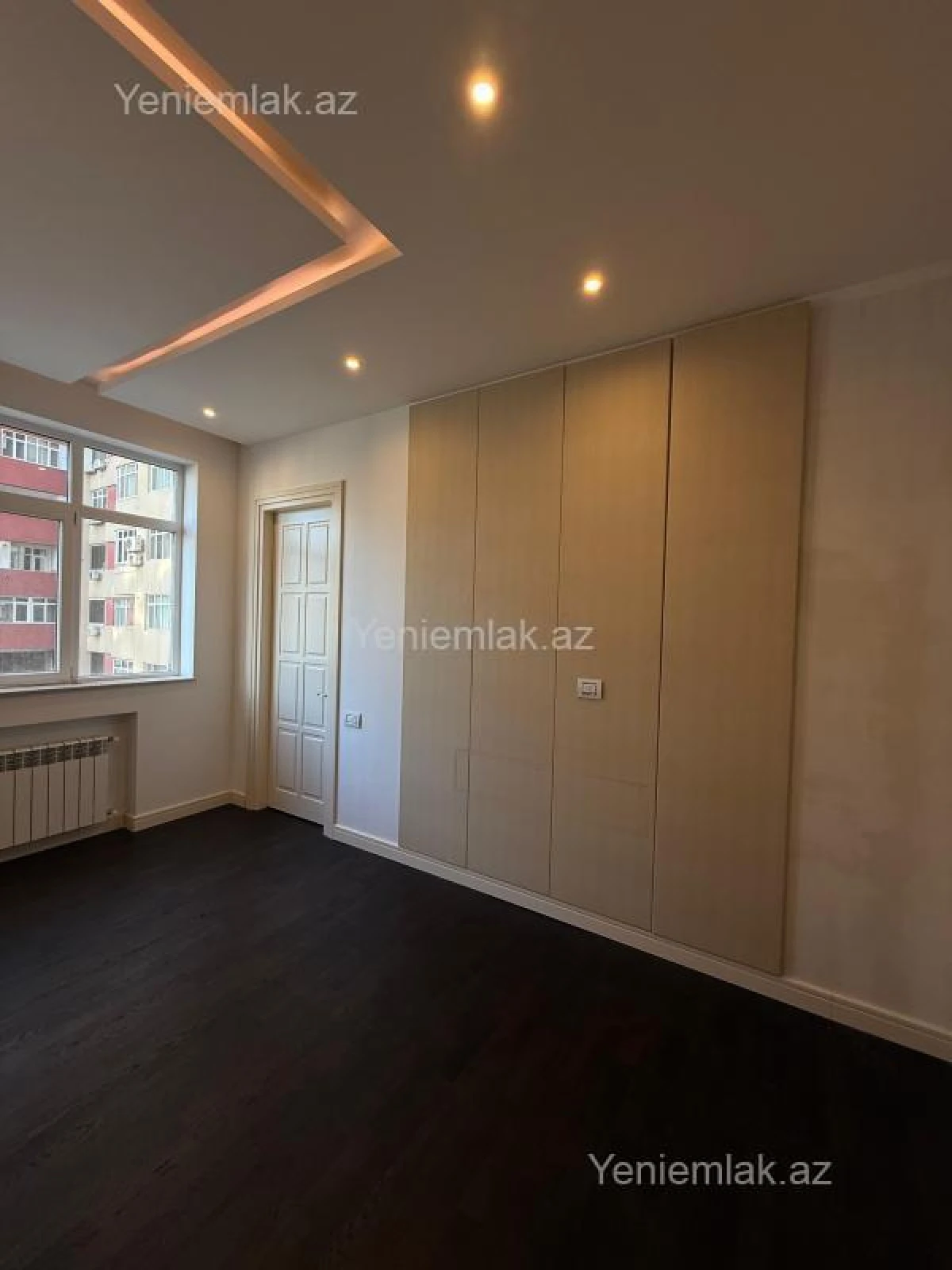 Satılır 3 otaqlı yeni tikili 135 m²
