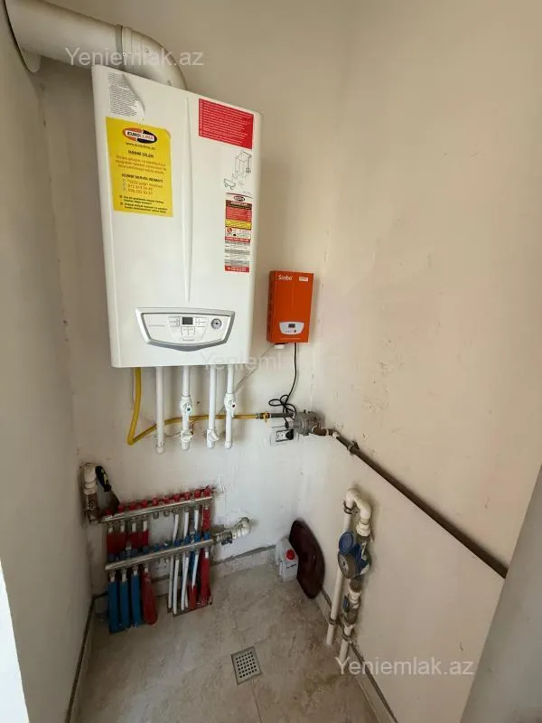 Satılır 3 otaqlı yeni tikili 135 m²