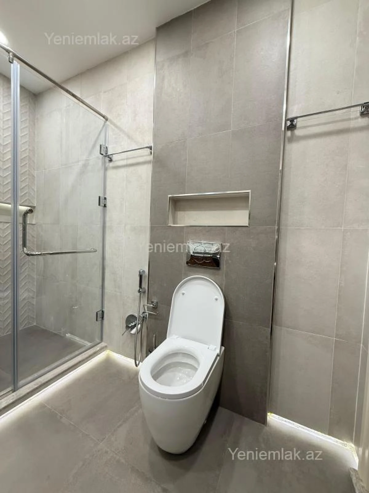 Satılır 3 otaqlı yeni tikili 135 m²