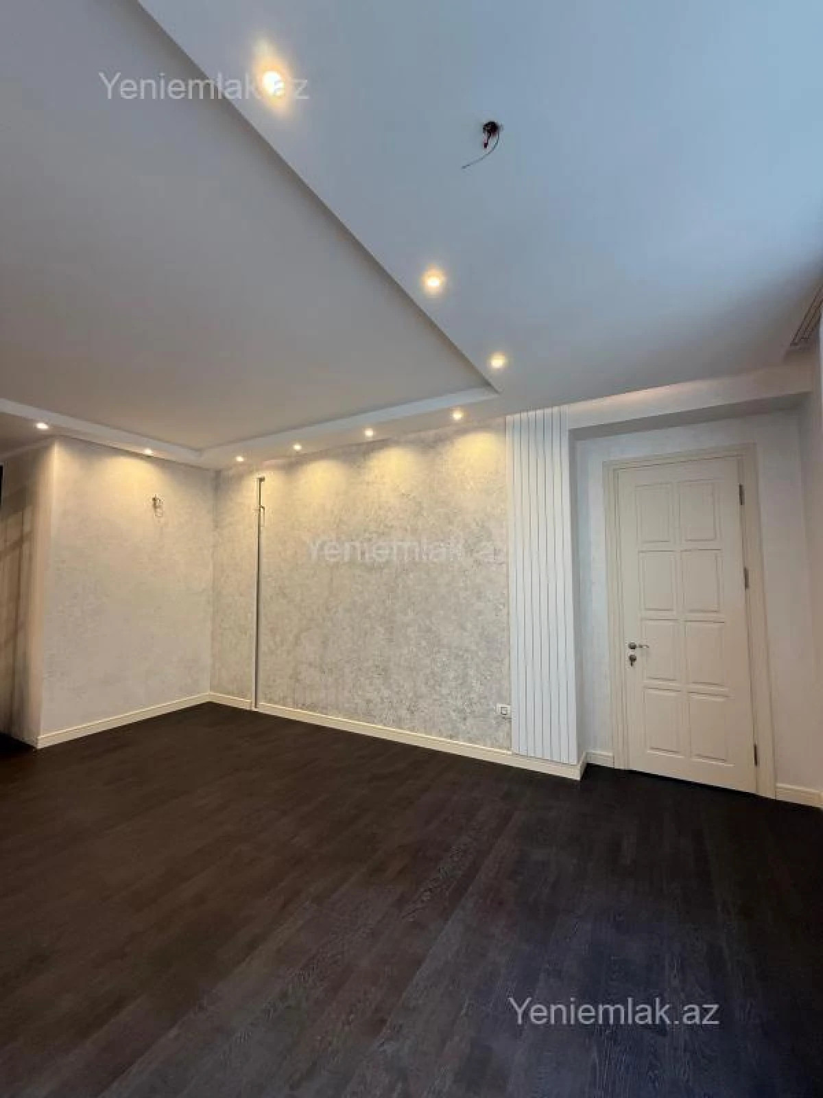 Satılır 3 otaqlı yeni tikili 135 m²