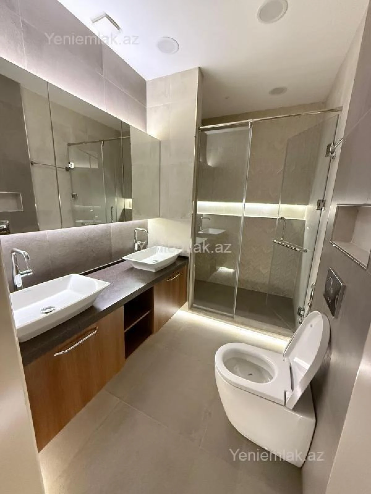 Satılır 3 otaqlı yeni tikili 135 m²