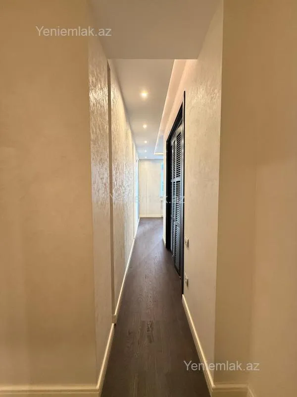 Satılır 3 otaqlı yeni tikili 135 m²