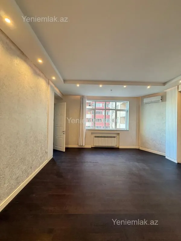 Satılır 3 otaqlı yeni tikili 135 m²