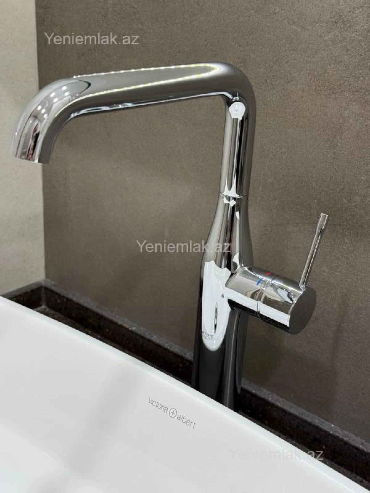 Satılır 3 otaqlı yeni tikili 135 m²