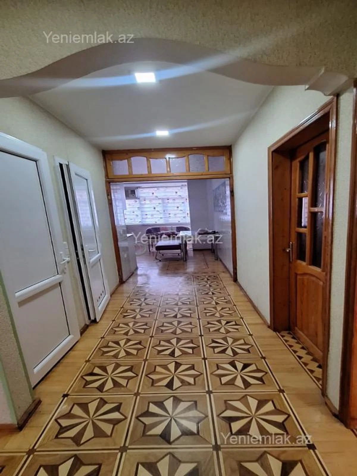 Satılır 4 otaqlı köhnə tikili 100 m²