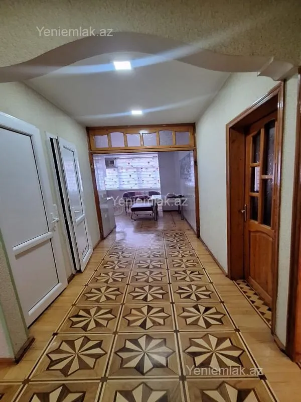 Satılır 4 otaqlı köhnə tikili 100 m²