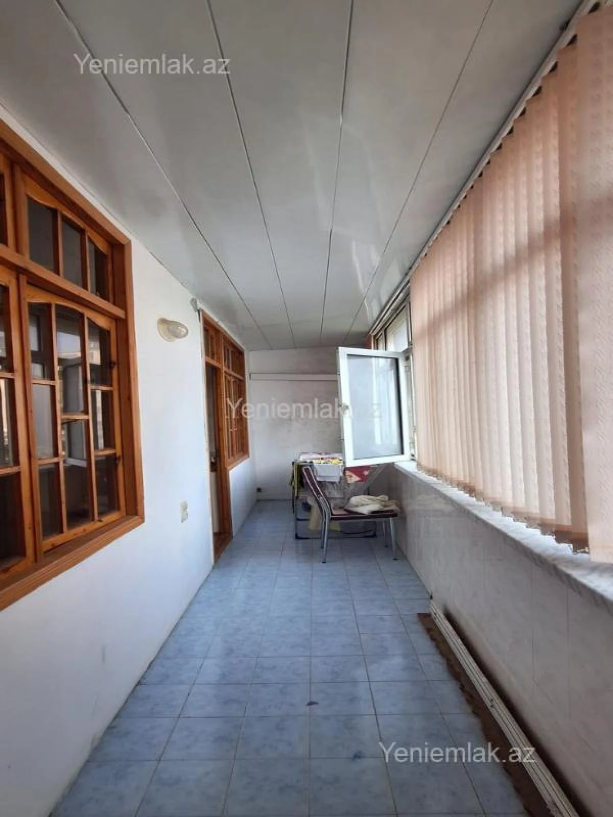 Satılır 4 otaqlı köhnə tikili 100 m²