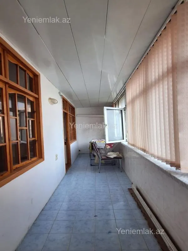 Satılır 4 otaqlı köhnə tikili 100 m²