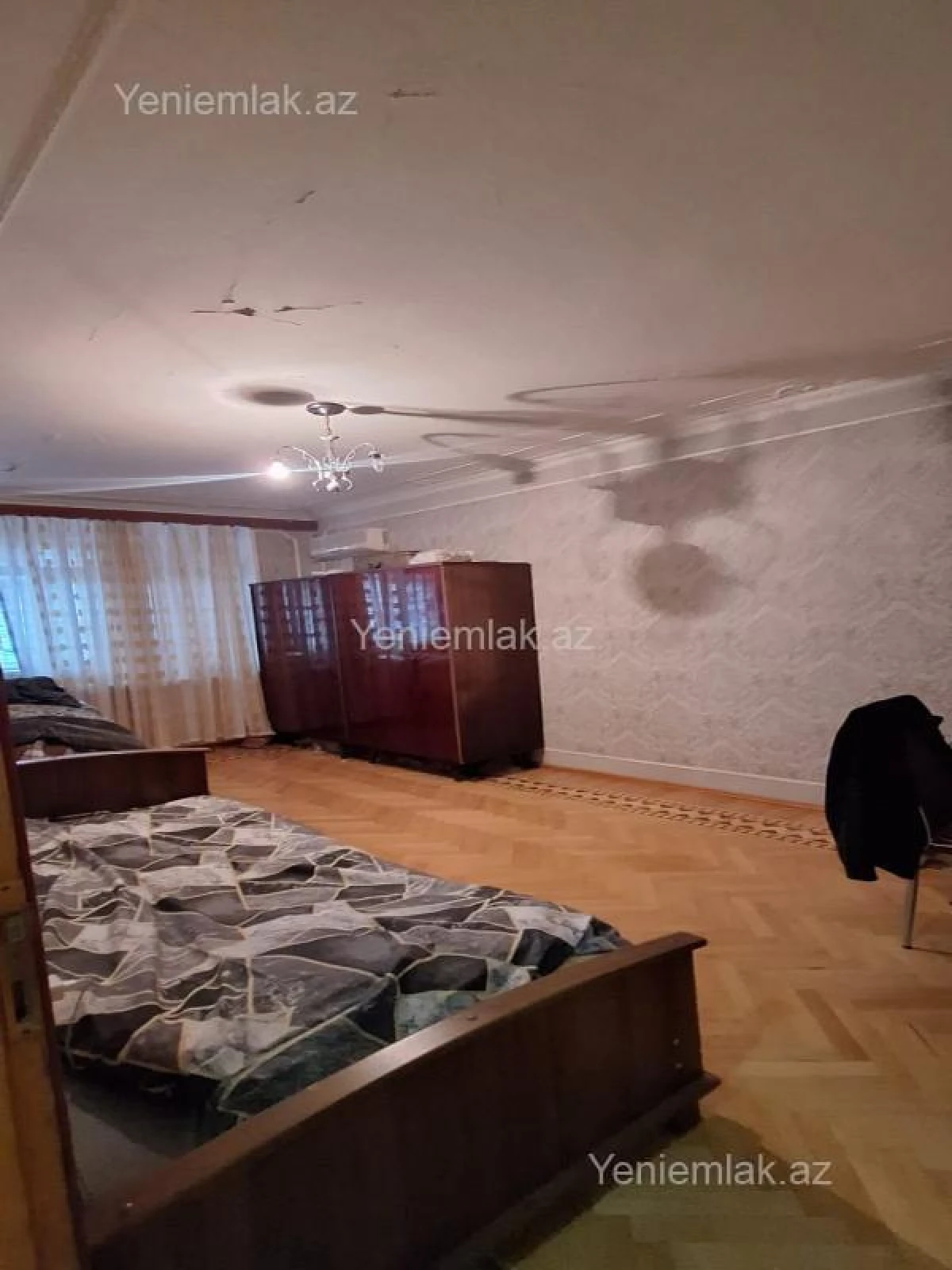 Satılır 4 otaqlı köhnə tikili 100 m²