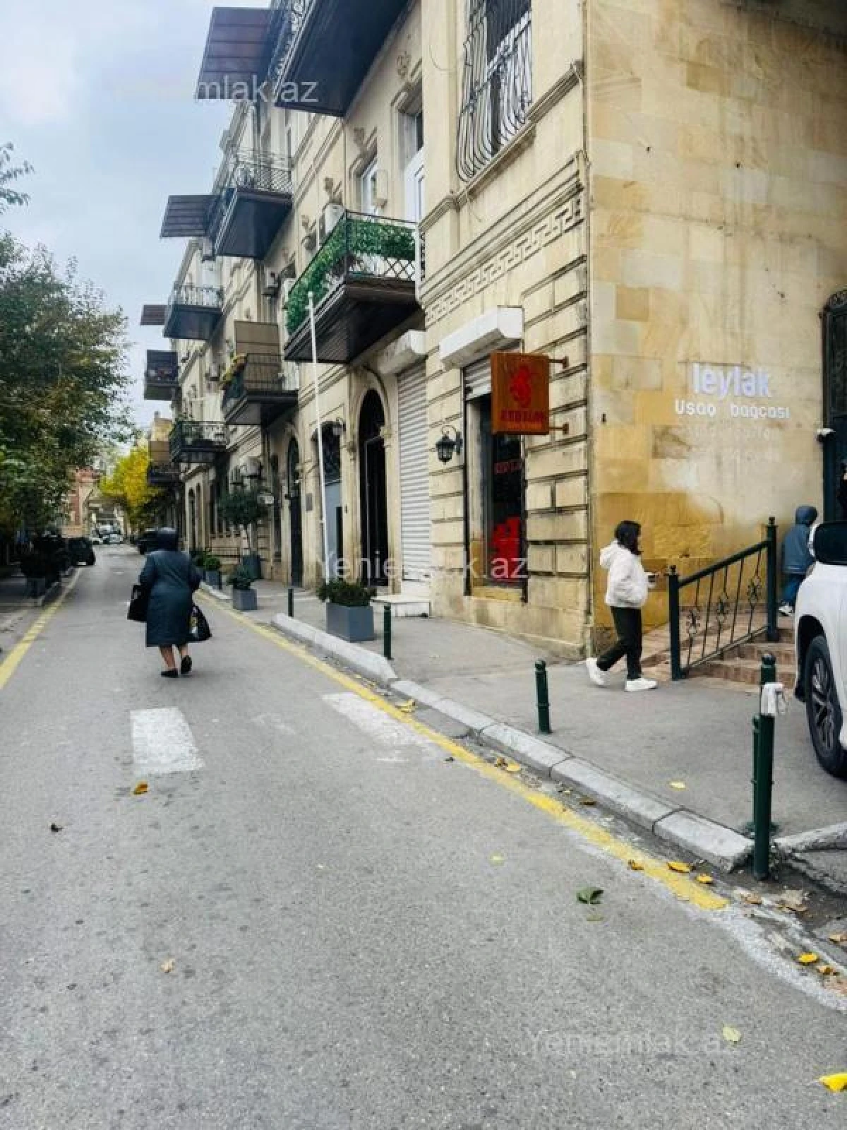 Satılır 3 otaqlı köhnə tikili 100 m²