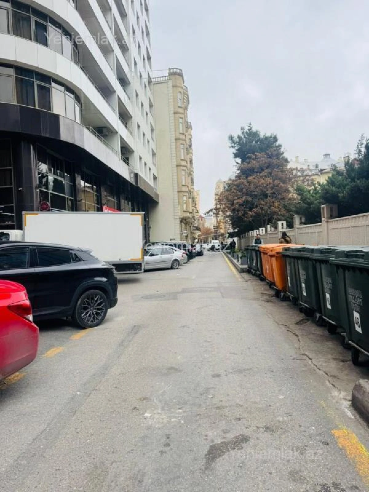 Satılır 3 otaqlı köhnə tikili 100 m²