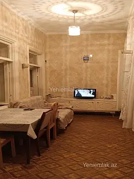 Satılır 3 otaqlı köhnə tikili 100 m²