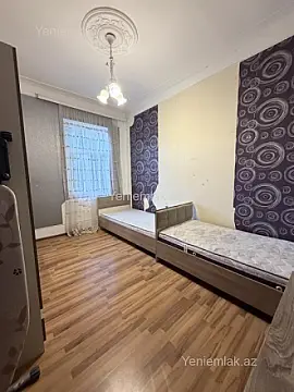 Satılır 3 otaqlı köhnə tikili 85 m²