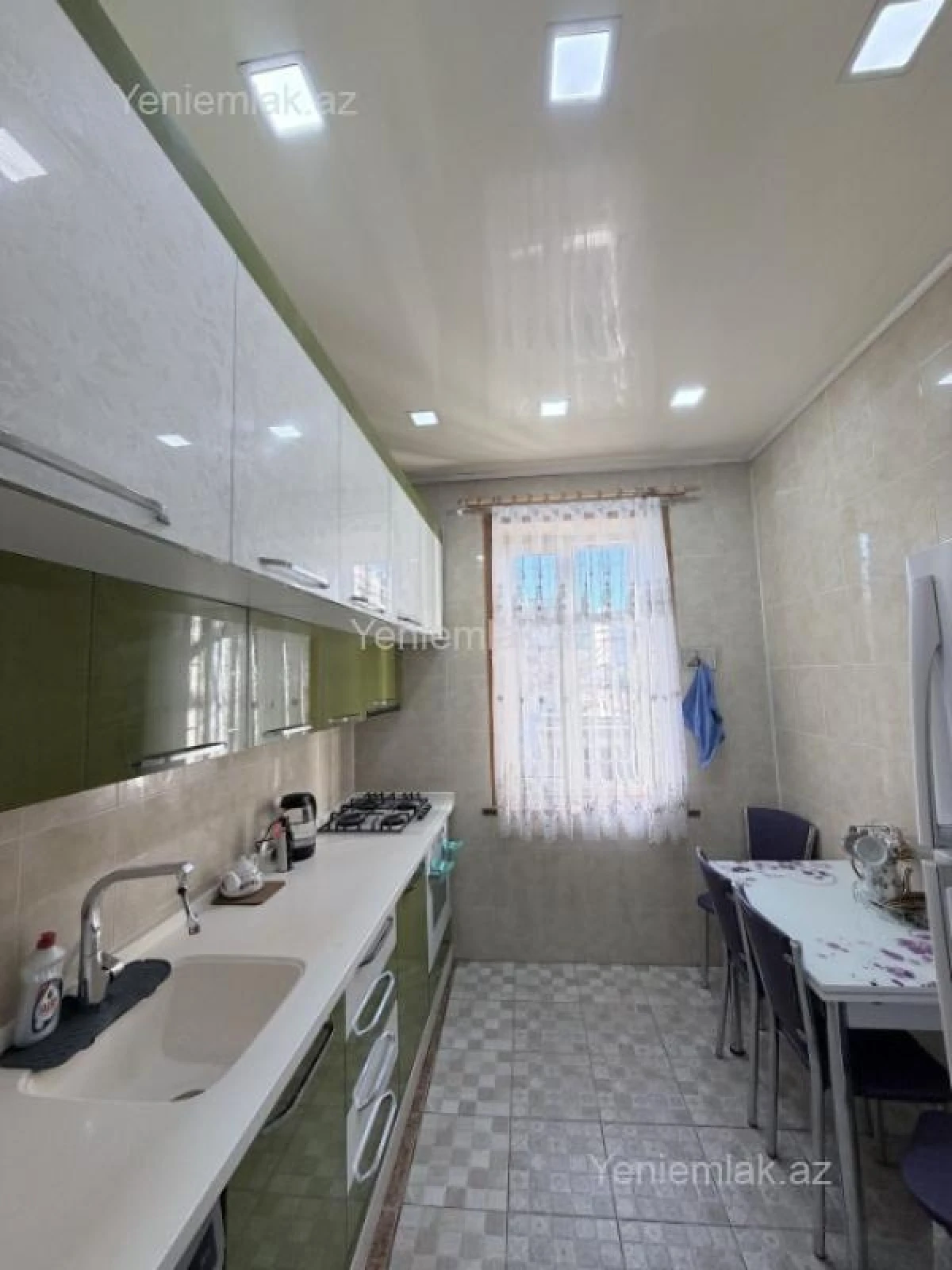 Satılır 3 otaqlı köhnə tikili 85 m²