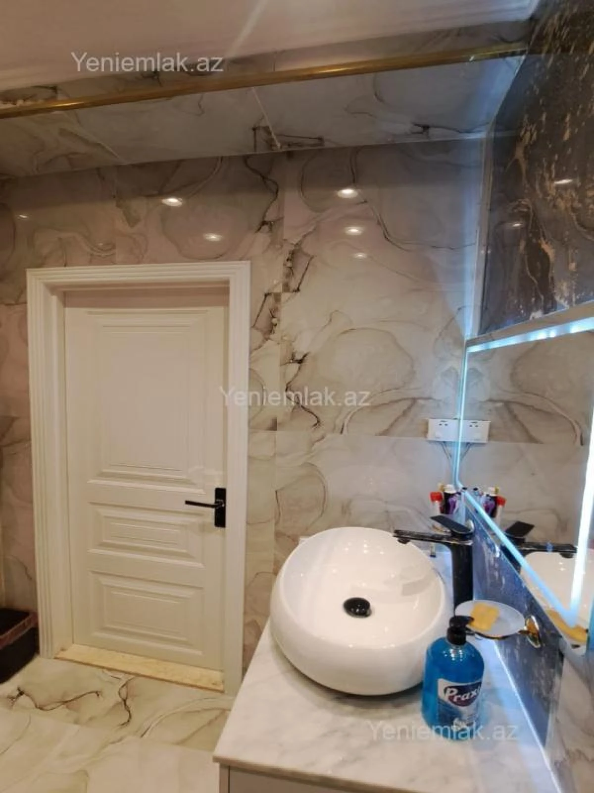 Satılır 3 otaqlı köhnə tikili 80 m²