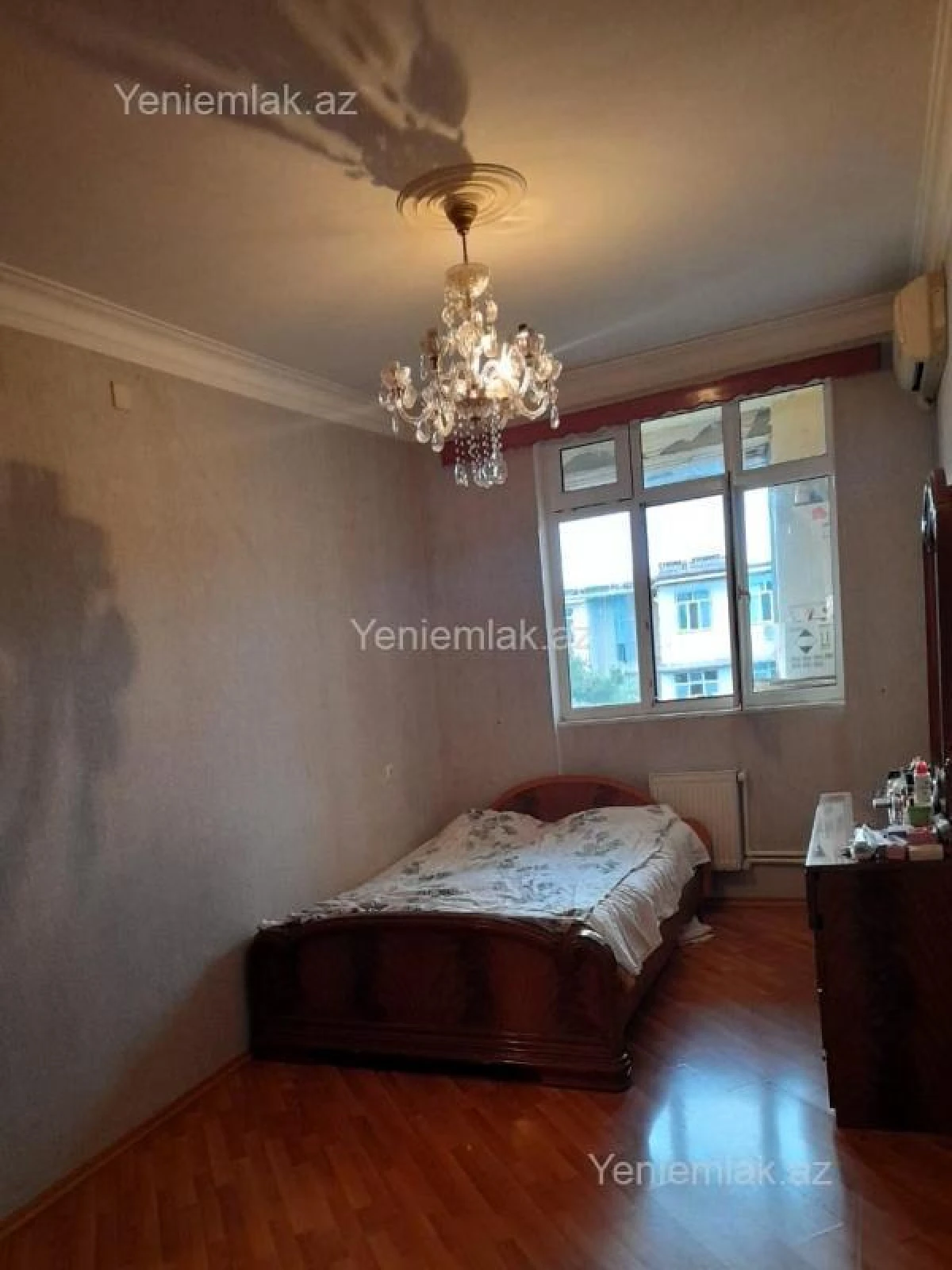 Satılır 4 otaqlı köhnə tikili 110 m²