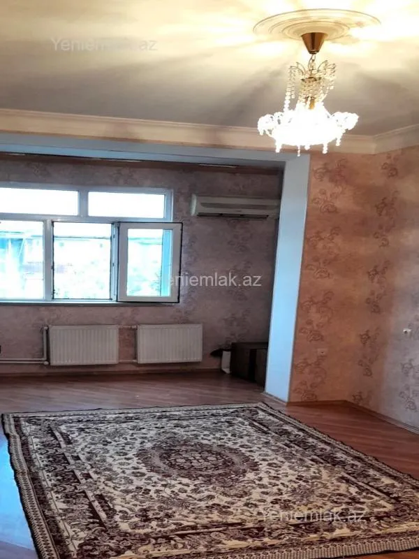 Satılır 4 otaqlı köhnə tikili 110 m²