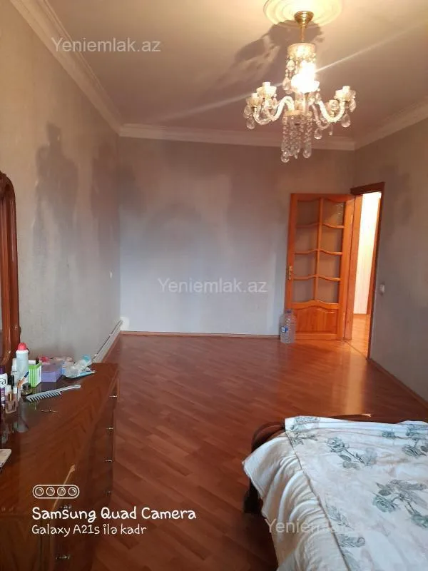 Satılır 4 otaqlı köhnə tikili 110 m²