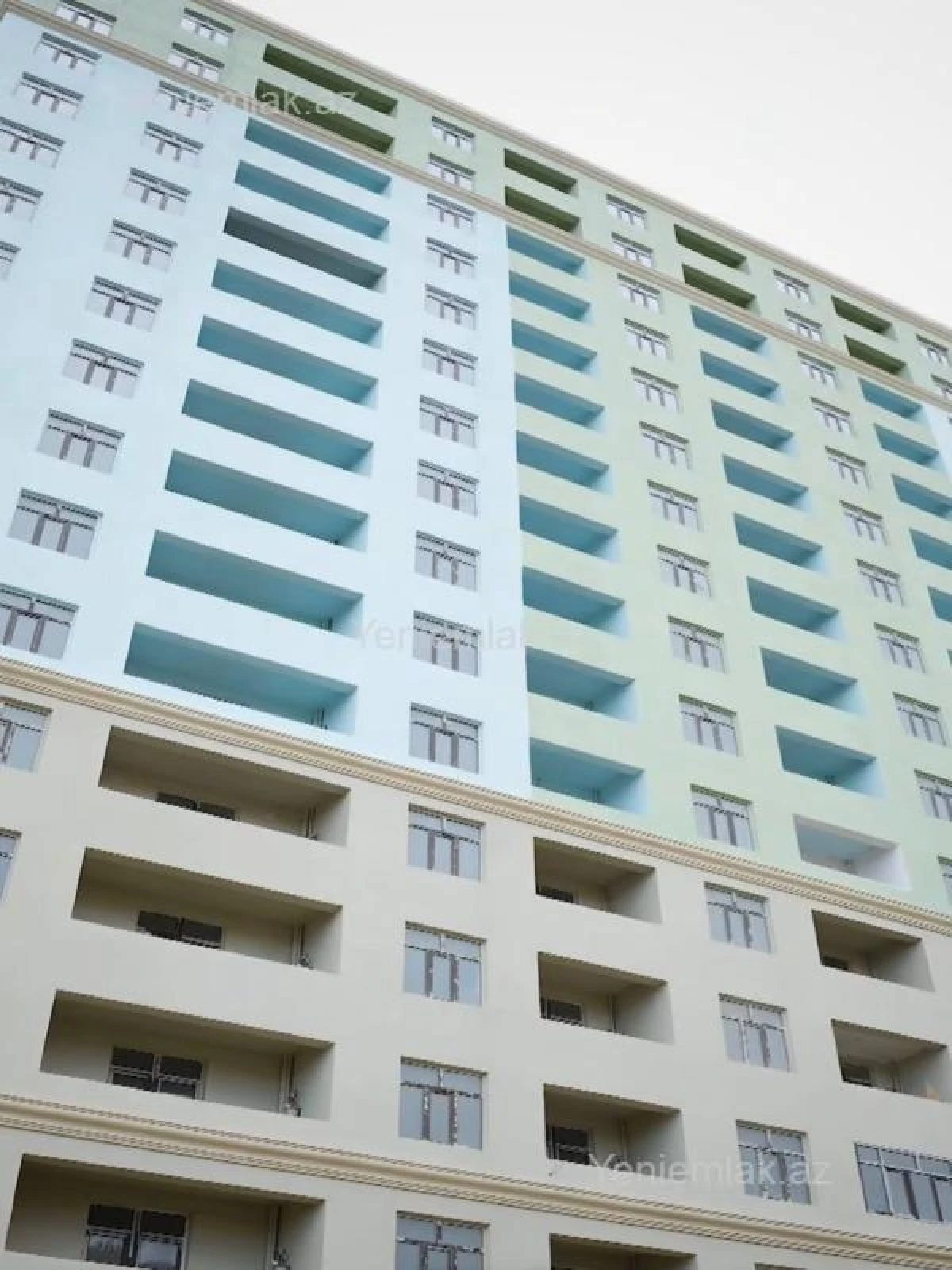 Satılır 3 otaqlı yeni tikili 135 m²