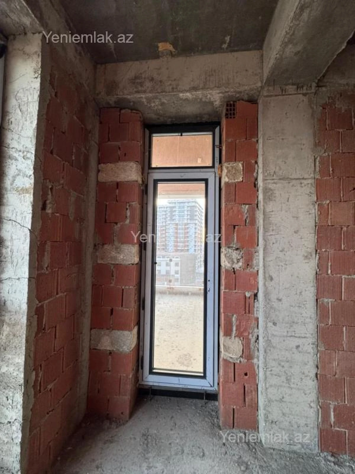 Satılır 3 otaqlı yeni tikili 100 m²