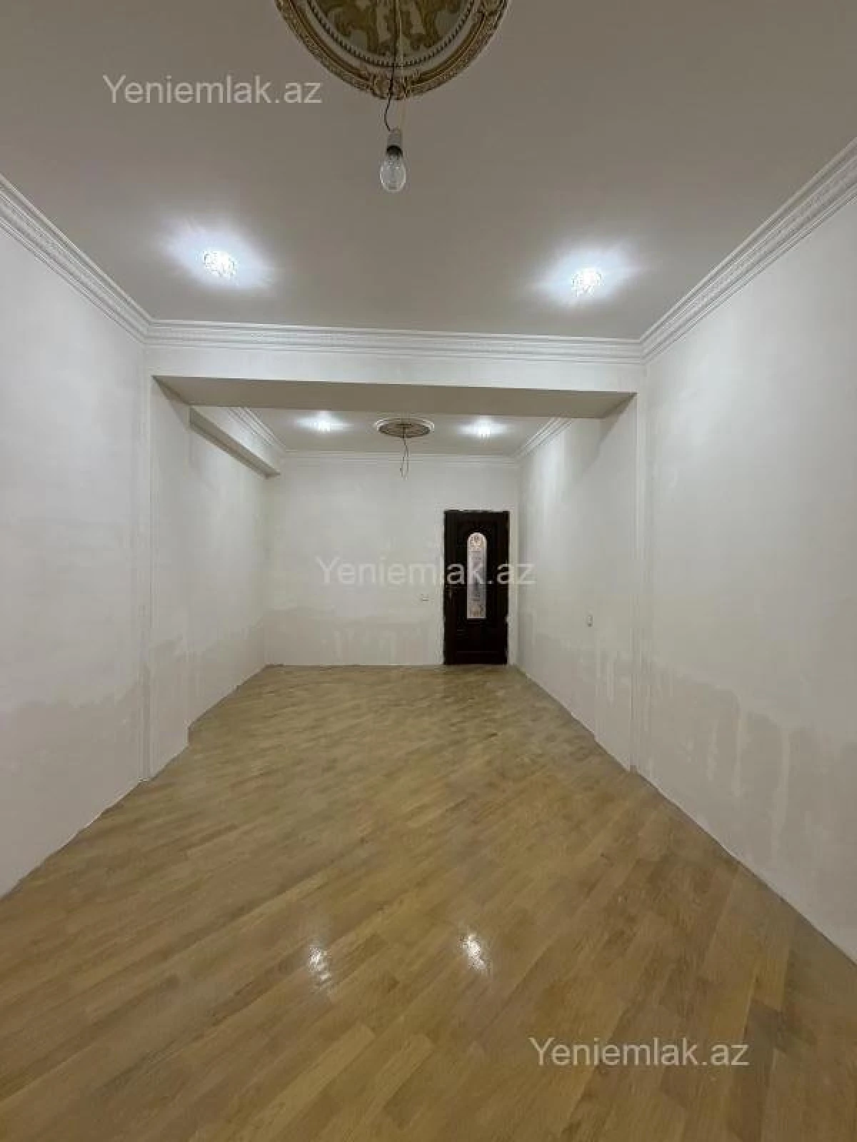 Satılır 3 otaqlı yeni tikili 120 m²