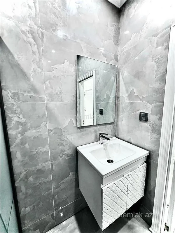 Satılır 2 otaqlı köhnə tikili 55 m²