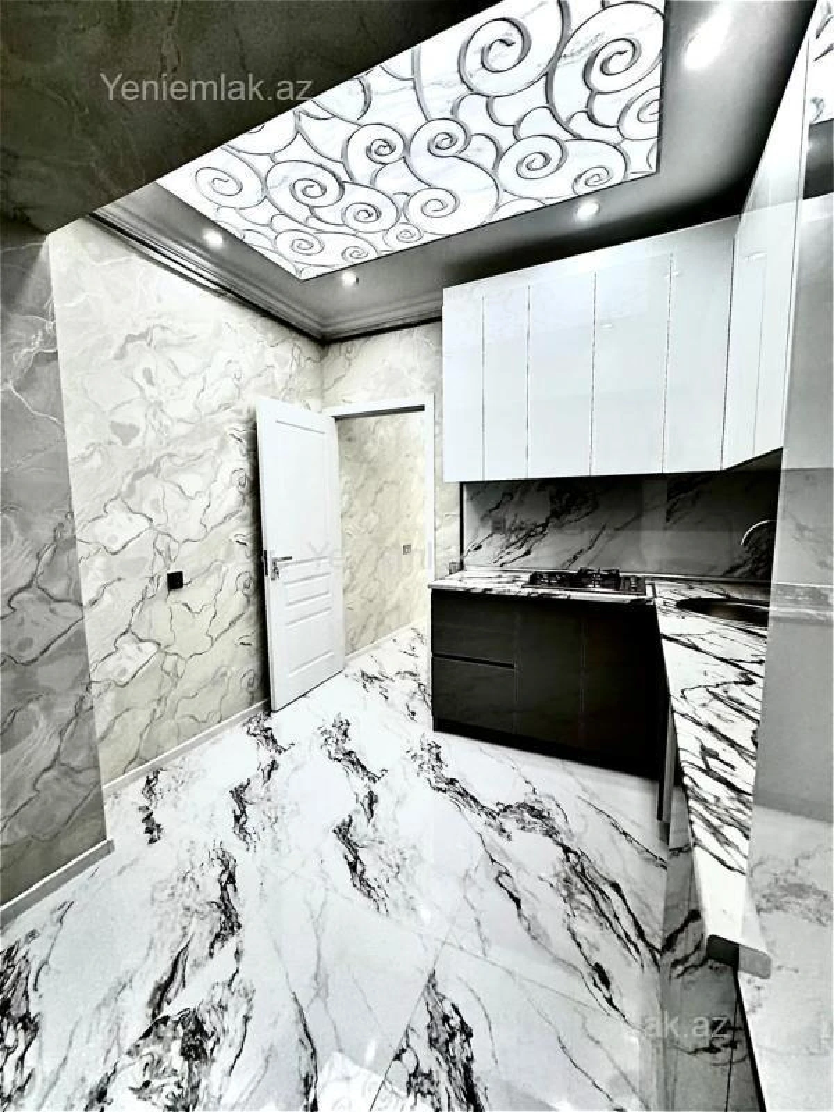 Satılır 2 otaqlı köhnə tikili 55 m²