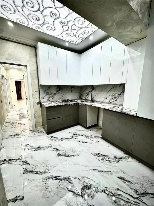 Satılır 2 otaqlı köhnə tikili 55 m²