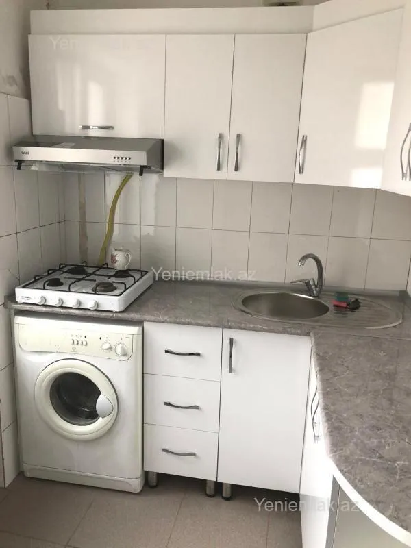 Satılır 1 otaqlı köhnə tikili 35 m²