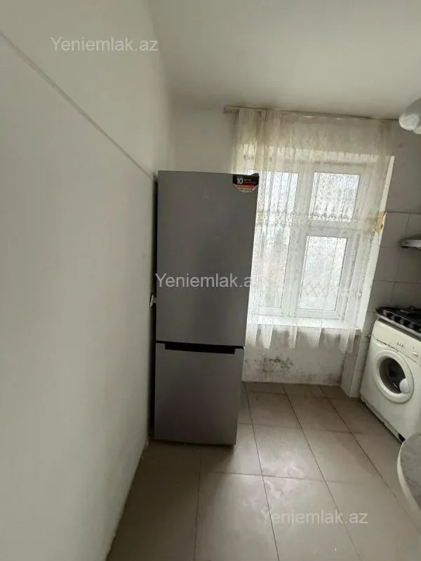 Satılır 1 otaqlı köhnə tikili 35 m²
