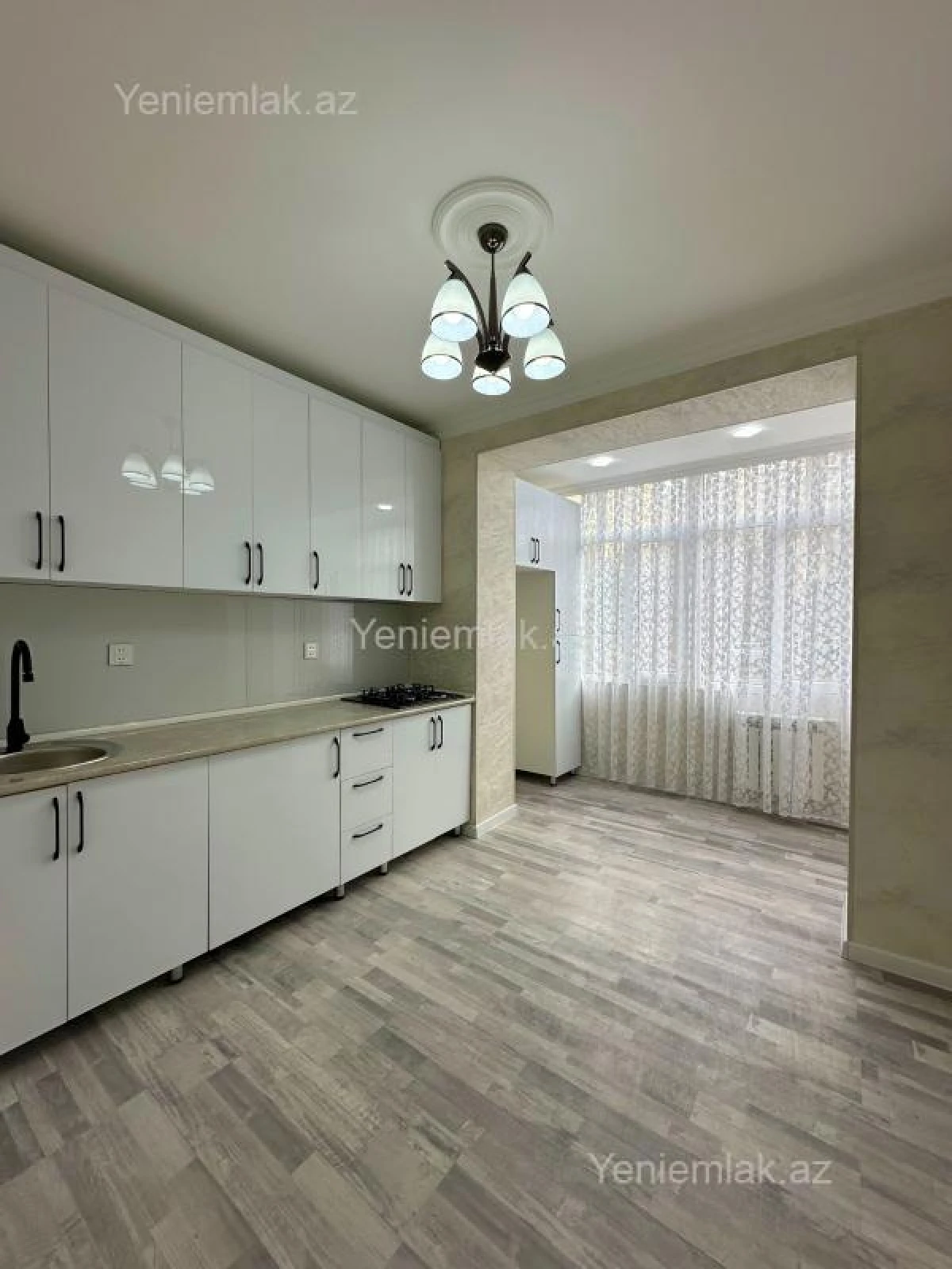 Satılır 2 otaqlı köhnə tikili 65 m²