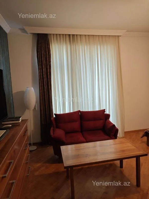 Satılır 1 otaqlı köhnə tikili 30 m²