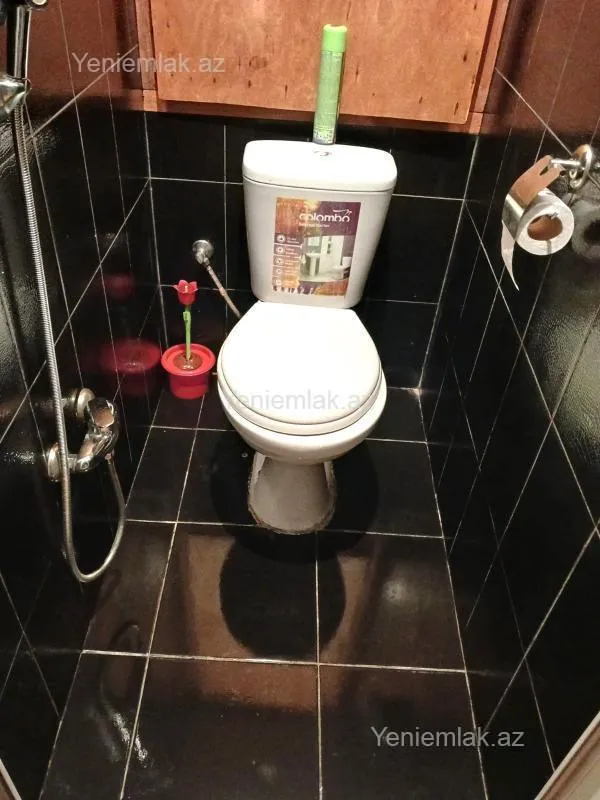 Satılır 3 otaqlı köhnə tikili 85 m²